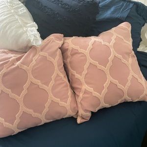 2 light pink pillows. 22x22
